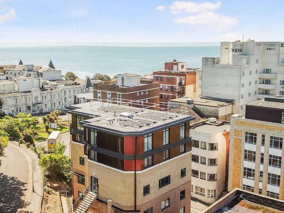 The Pad By The Beach Penthouse Apartment With Sunset And City Views Борнмут Экстерьер фото