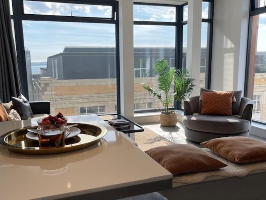 The Pad By The Beach Penthouse Apartment With Sunset And City Views Борнмут Экстерьер фото